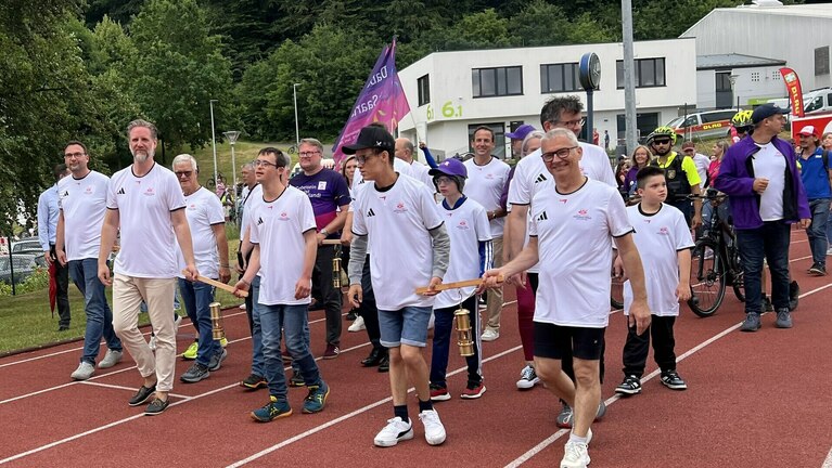 Fackellauf auf dem Sportcampus Saar zu den Special Olympics Nationalen Spielen im Saarland